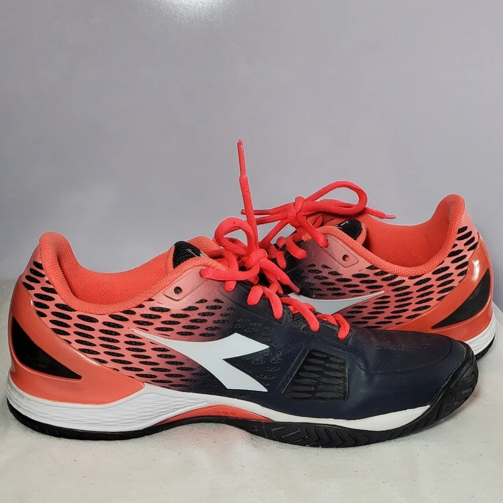 Diadora Women's Size 9 Blushield Speed 2 Sneakers.